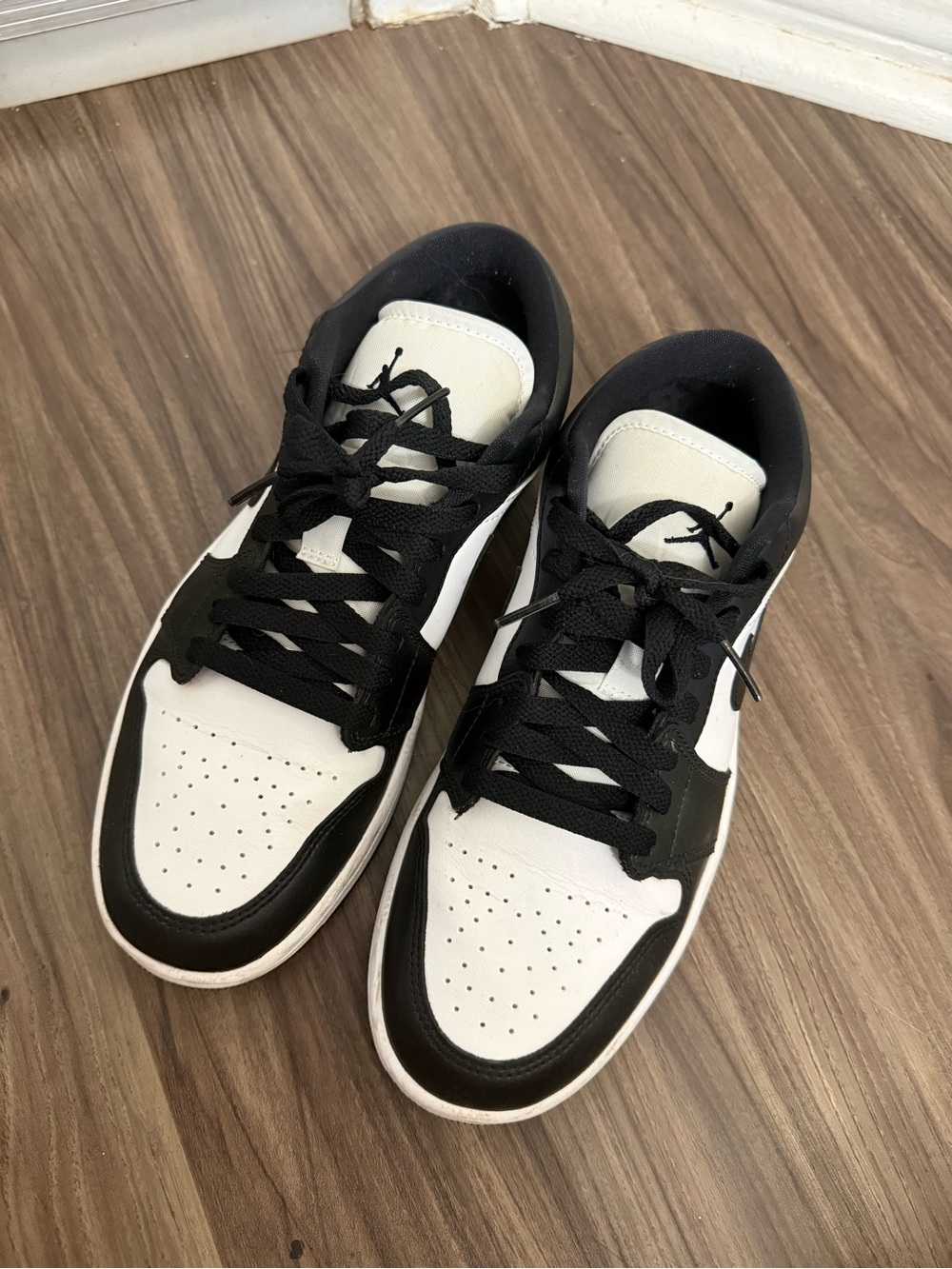 Nike Jordan Black & White Size 9 Womens